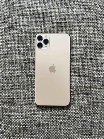 iPhone 11 pro max 256 GB в отличном состоянии, без ремонта акб 79