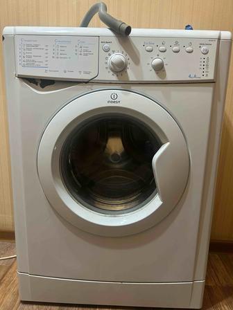 Стиральная машина Indesit, 4 кг (б/у) торг есть
