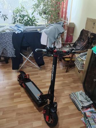 Продаю электросамокат Kugoo kirin m4 pro