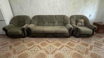 Продам диван хорошем состоения