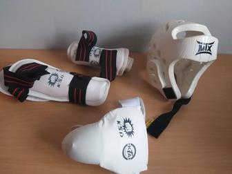 Кимоно и защита (карате, тейквандо) пр-во Корея