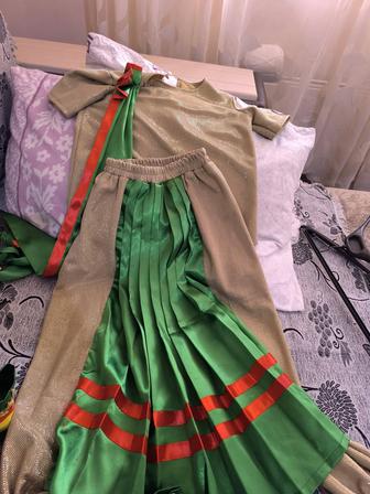 Продам Национальный индийский костюм