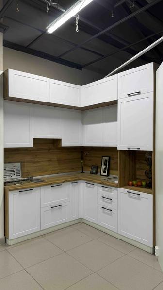 Продам Кухню и шкафы .