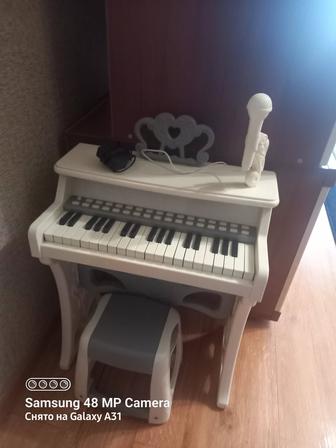 Пианино игрушечное