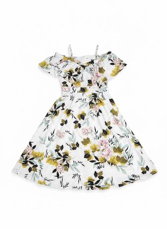 Воздушное летнее платье с цветочным принтом и открытыми плечами