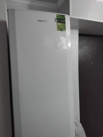 Продам б/у холодильник