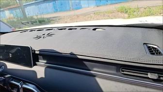 Коврик на панель