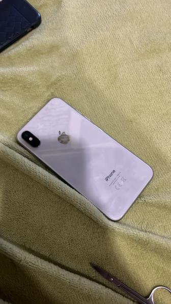 Продам айфон X заблокирован