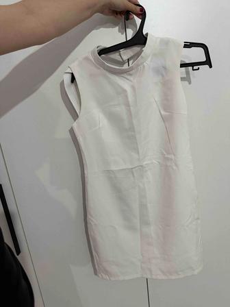 Платье белое