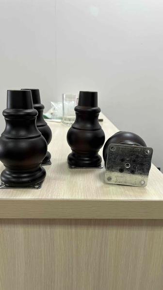 Продам ножки для дивана или пуфика