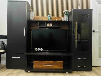 Стенка в гостиную (витрина, шкаф,тумба под ТВ)