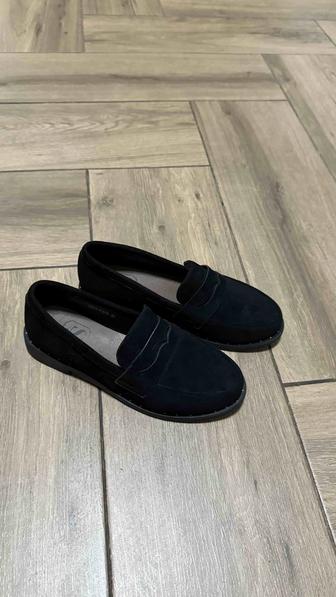 Продам новые лоферы 35 размер, 7000 тенге