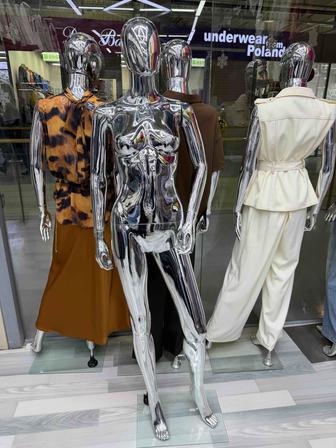 Продам 5 глянцевых манекена за 50 000. Состояние среднее, только все вместе