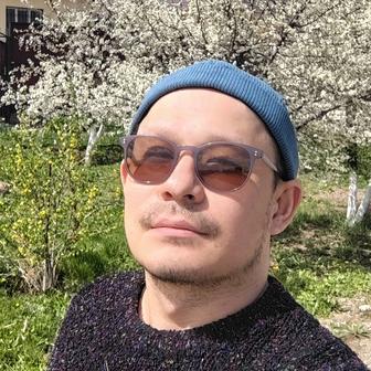 Спасателем.