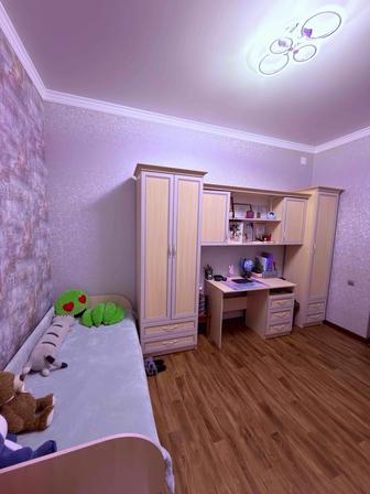 Продам детский гарнитур с кроватью