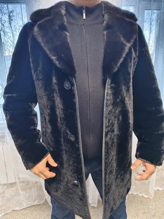 Мутоновая мужская шуба с шапкой