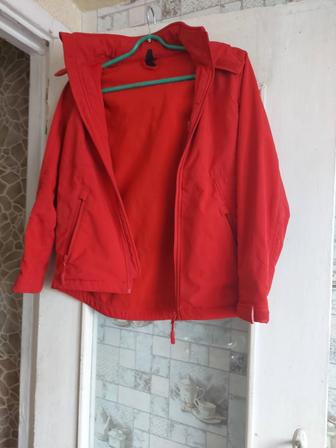 Продам куртки с легким утеплителем