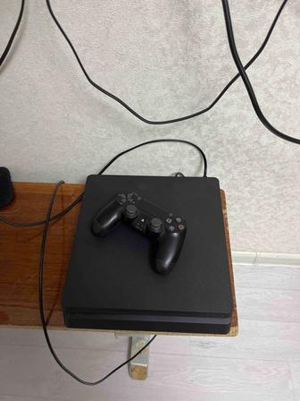 Продам PS4 slim