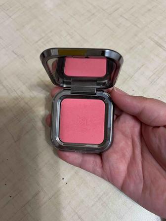 Продам румяна Kiko сухие в 01 оттенке