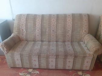 Диван и кресло сатылады