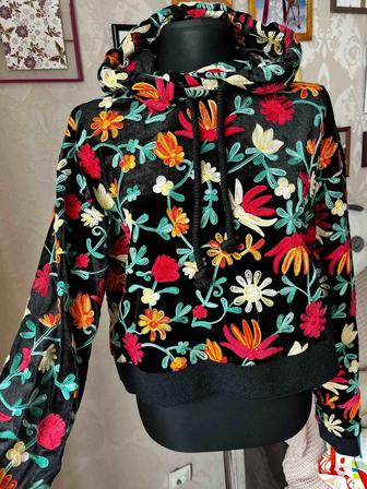 Продам кофту Zara с цветочной вышивкой