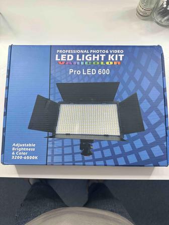 Продаю видео свет pro LED 600