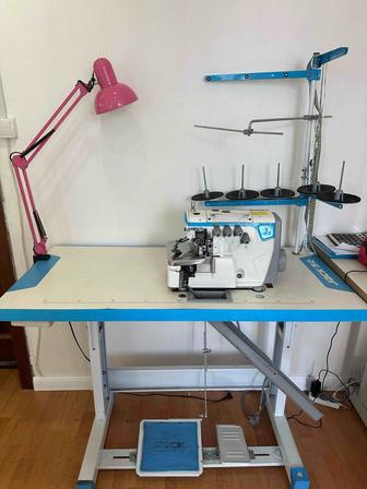 Оверлок б/у