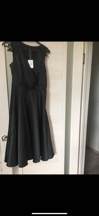 Платья вечерние