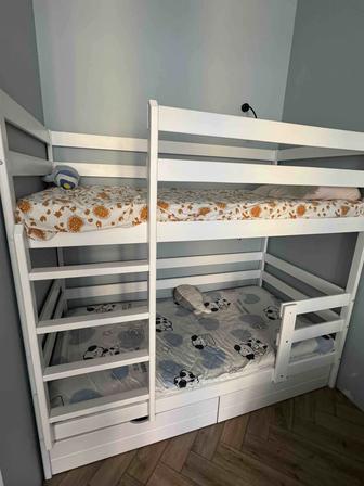 Кровать двухъярусная