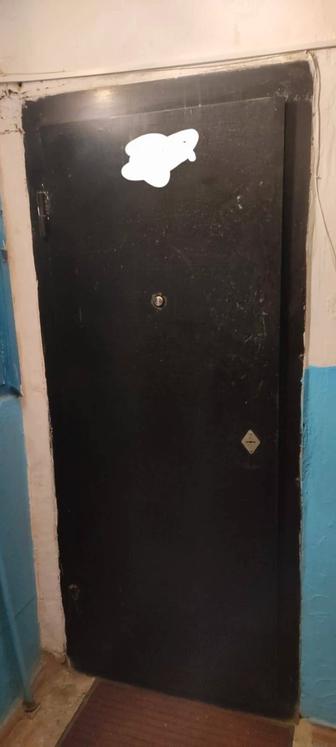 Продам входную дверь