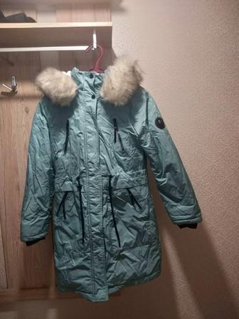 Продам пуховик для девочки