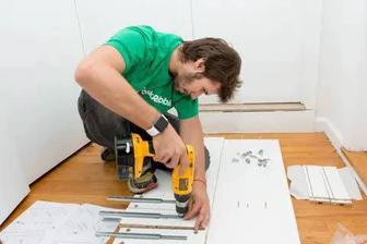 Услуги мебельщика сборщик мебели. Ремонт мебели. Замена фурнитуры