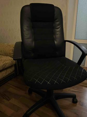 Продам компьютерное кресло
