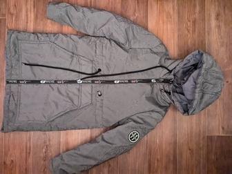 Продам пальто на девочку б/у 128-134