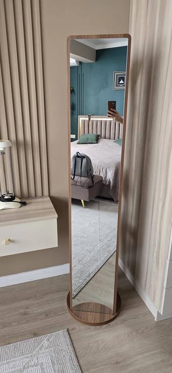 Продам напльное зеркало, крутящийся на 360гр. Размер 160 30 , материал лдсп