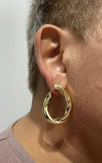 Продам серьги 750 эксклюзивные