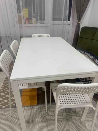 Продаю стол со стульями от фирмы Икеа