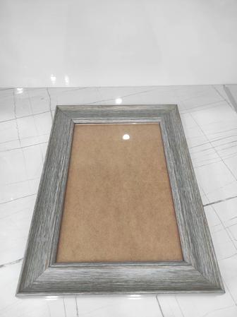 деревянная фоторамка серого цвета с эффектом потертости или под старину