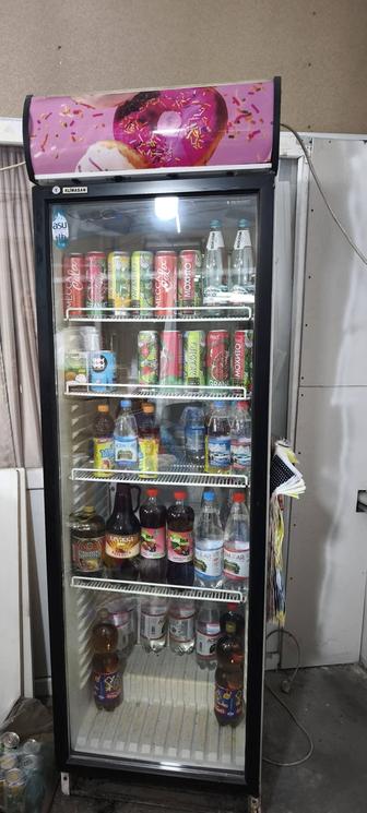 Продам витринный холодильник