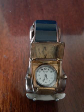 Автомодель - часы