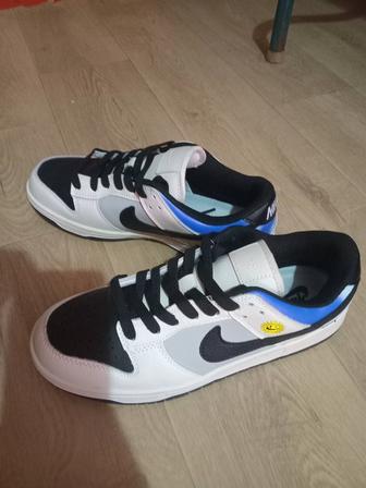 Продам кроссовки Nike оригинал