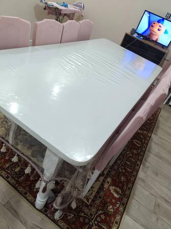 Стол со стульями