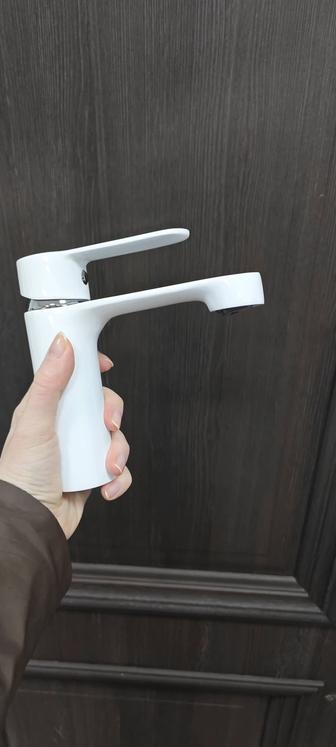 Продается смеситель на раковину Haiba