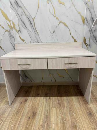 Рабочий стол в хорошем состоянии Ширина 120