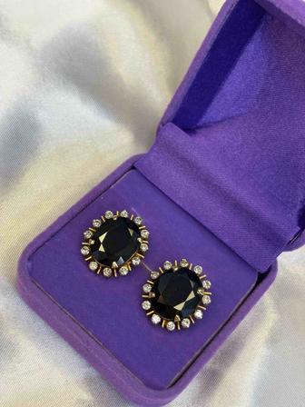 Золотые серьги с бриллиантам