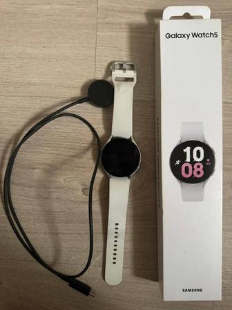 Продам часы Samsung Watch 5