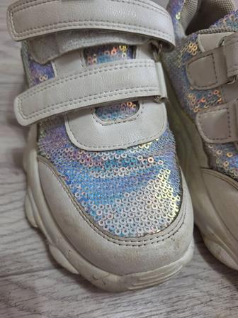 Кроссовки для девочки