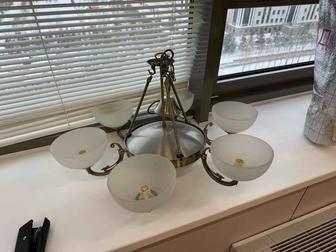 Люстры и плафоны