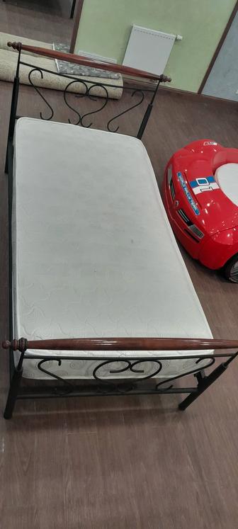 Кованый кровать