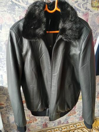 Продам новую зимнюю куртку мужская